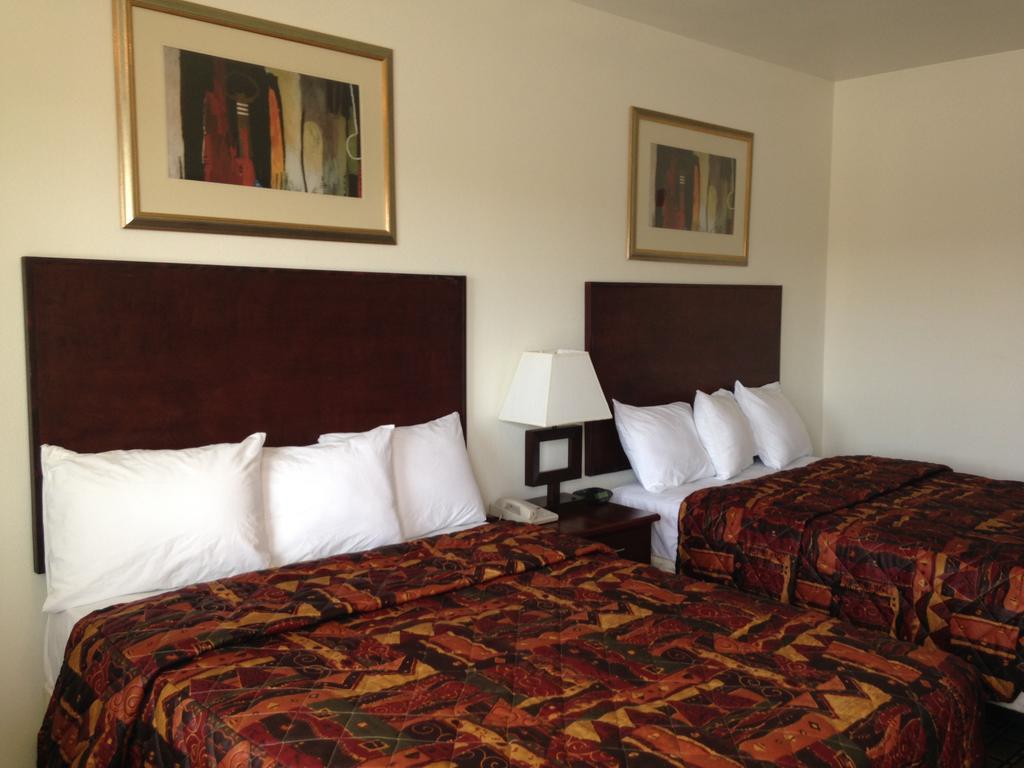 America Inn & Suites Ridgecrest Habitación foto