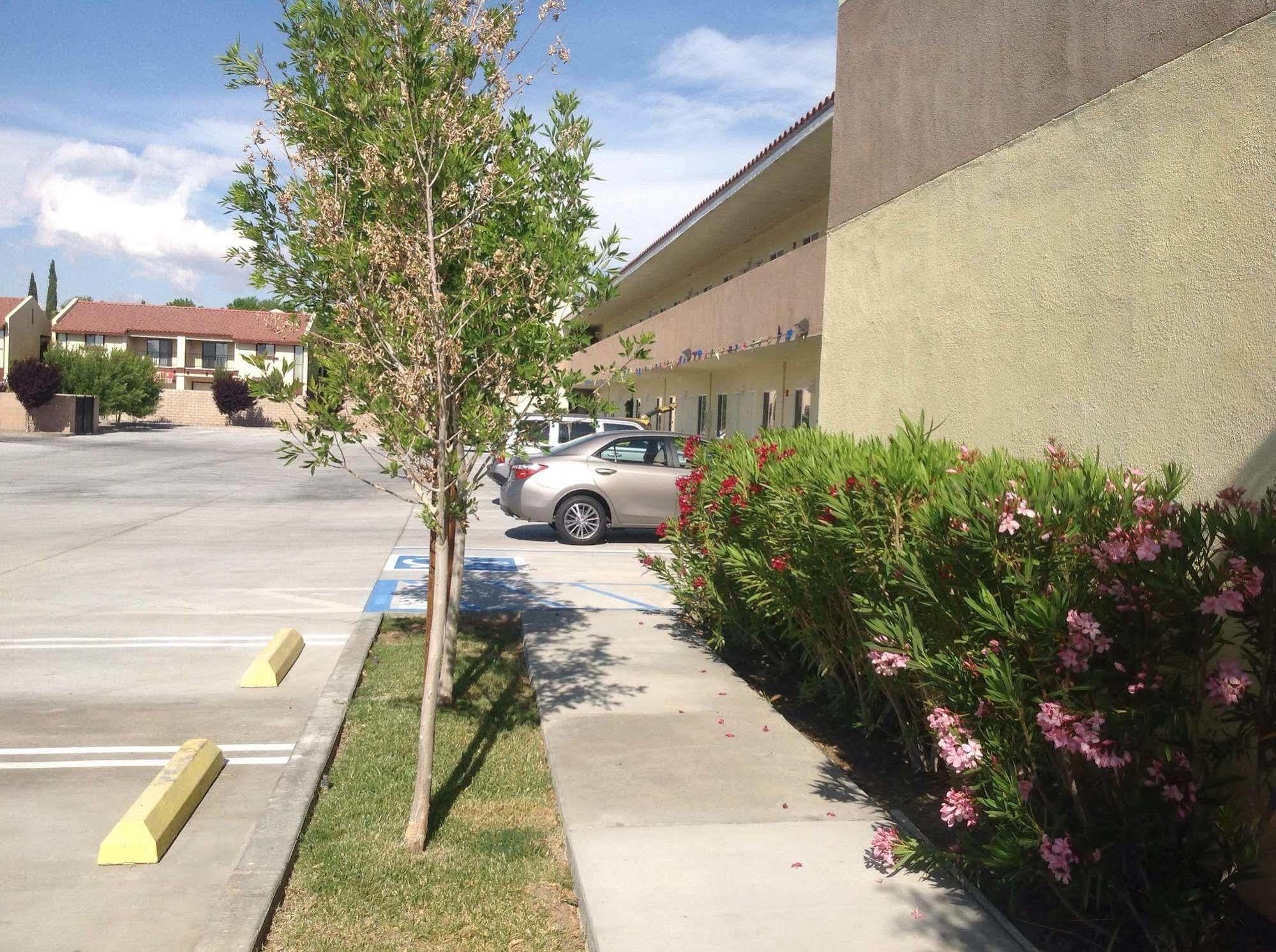 America Inn & Suites Ridgecrest Exterior foto