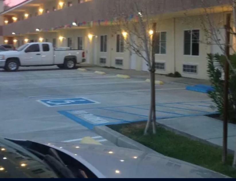 America Inn & Suites Ridgecrest Exterior foto